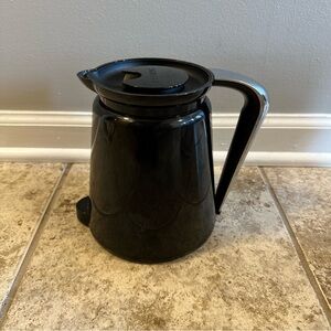 Keurig 2.0 Thermal Carafe 32oz - Black Plastic w/ Chrome Handle